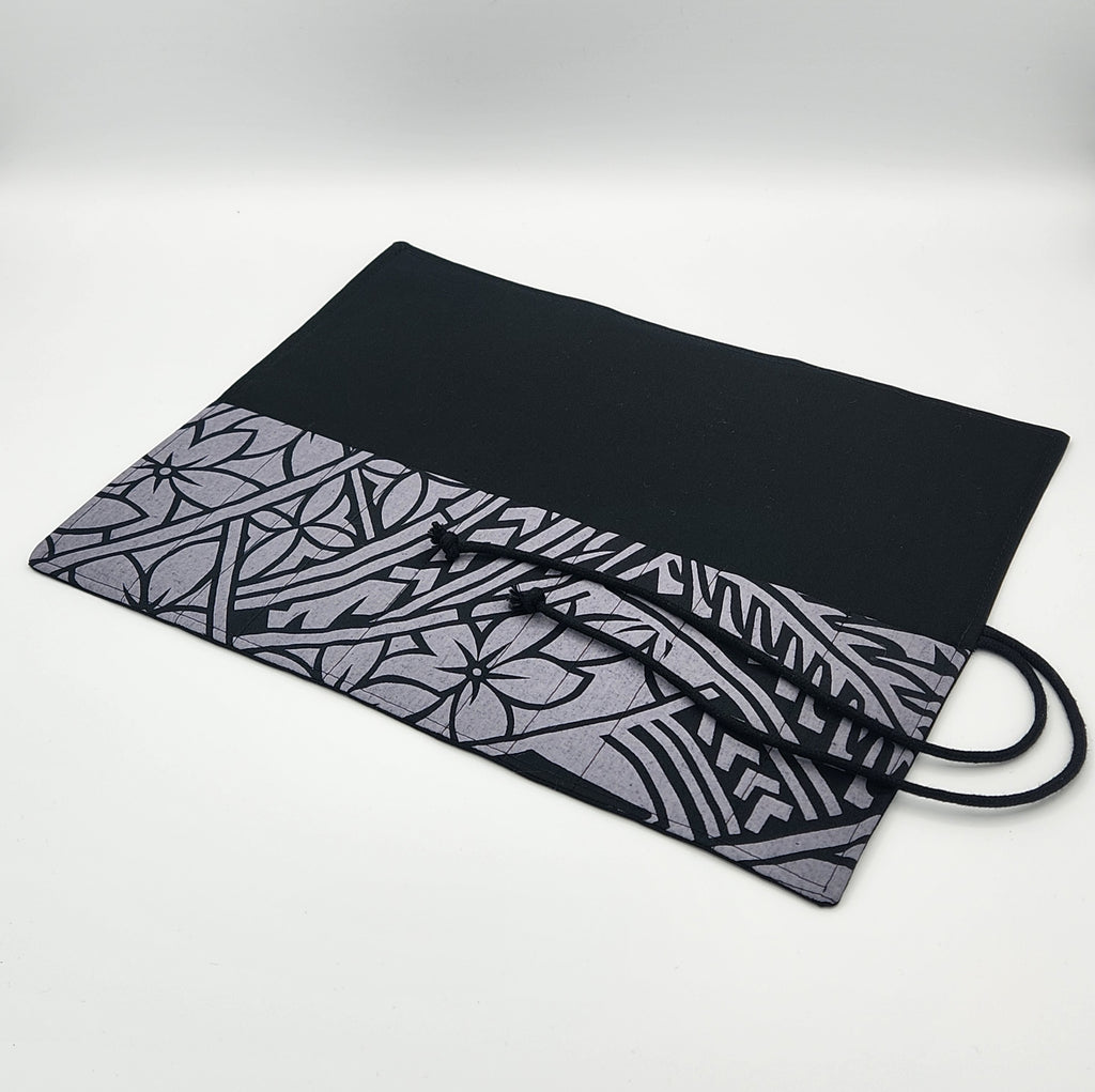 Rollable Brush Holder - Black/Grey Plumeria